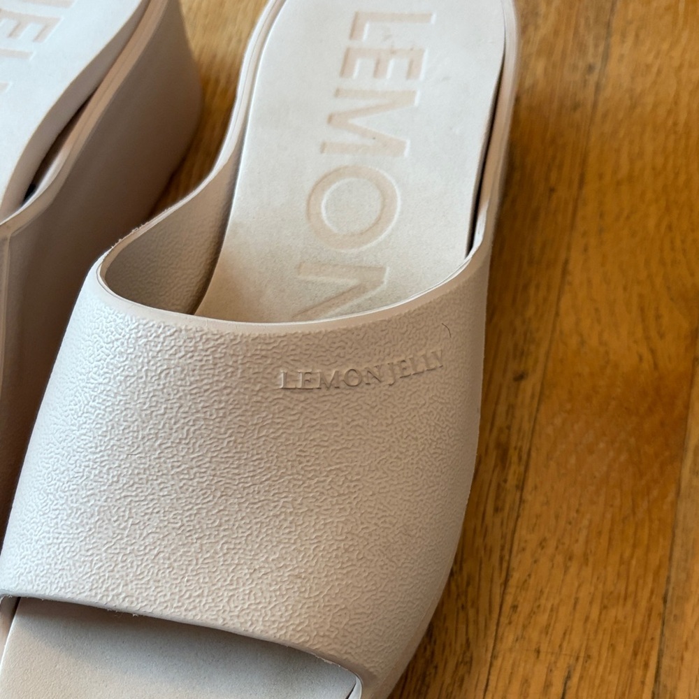 Lemon Jelly Women's Sunny Slide Sandal - Picture 2 of 7